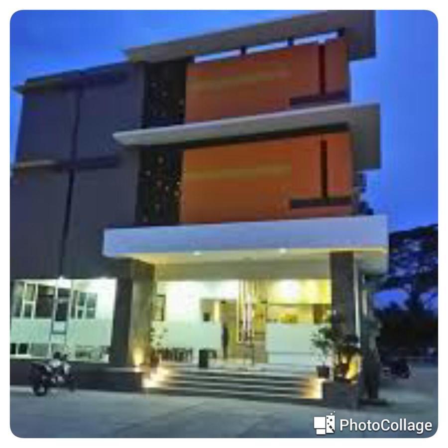 Gaia Asri Hotel Pamanukan Hilir エクステリア 写真