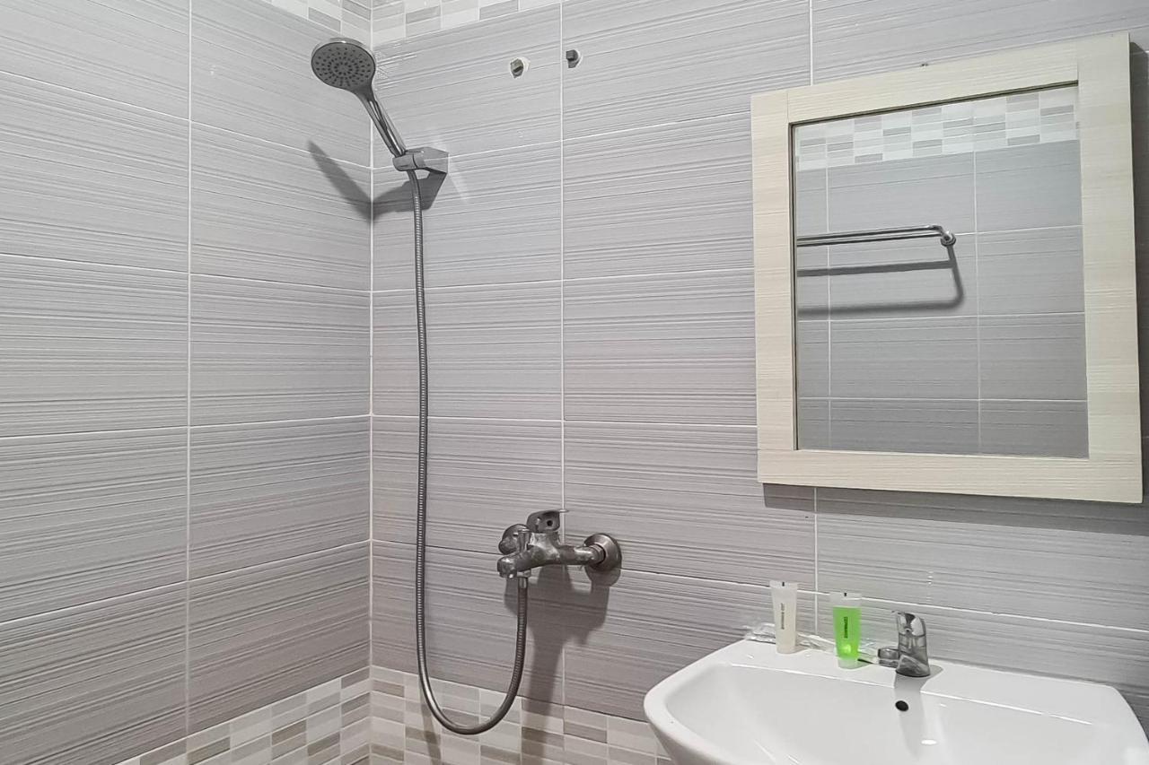 Gaia Asri Hotel Pamanukan Hilir エクステリア 写真