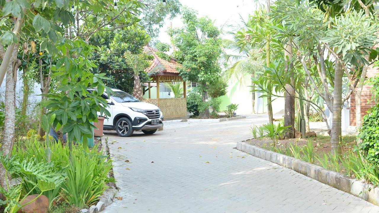 Gaia Asri Hotel Pamanukan Hilir エクステリア 写真