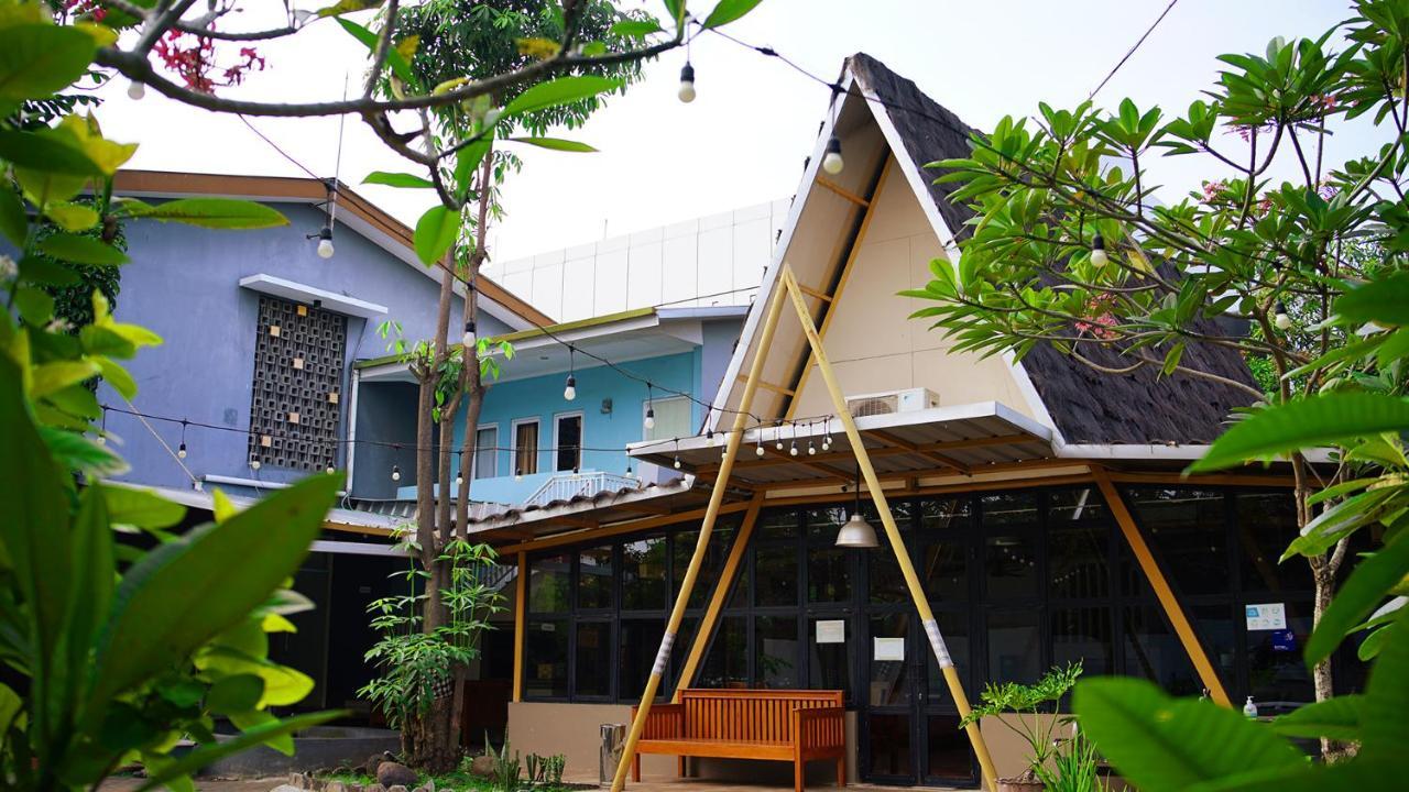 Gaia Asri Hotel Pamanukan Hilir エクステリア 写真