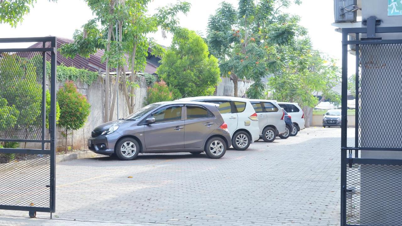 Gaia Asri Hotel Pamanukan Hilir エクステリア 写真