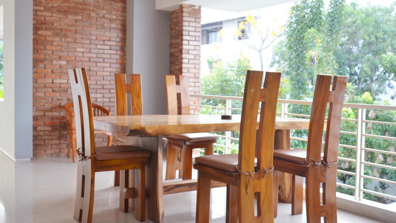 Gaia Asri Hotel Pamanukan Hilir エクステリア 写真