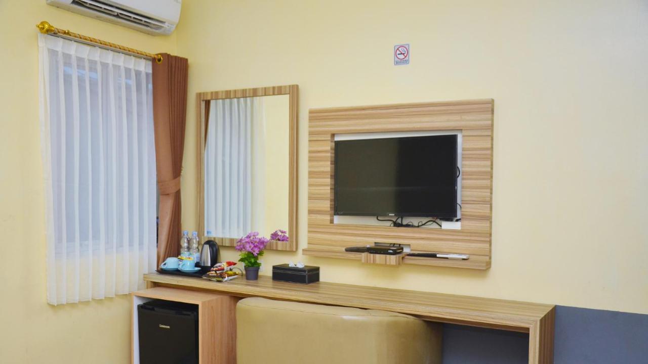 Gaia Asri Hotel Pamanukan Hilir エクステリア 写真